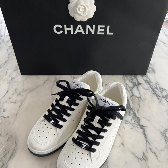 NEW Chanel 22A White Black Suede CC Flat Lace Up Tie Runner Trainer Sneaker 38 - Picture 14 of 16